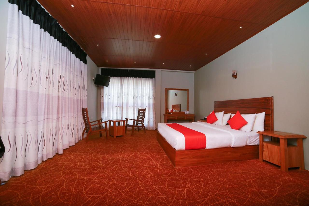 Oyo 278 Hotel Rivelka Kundasale Номер фото