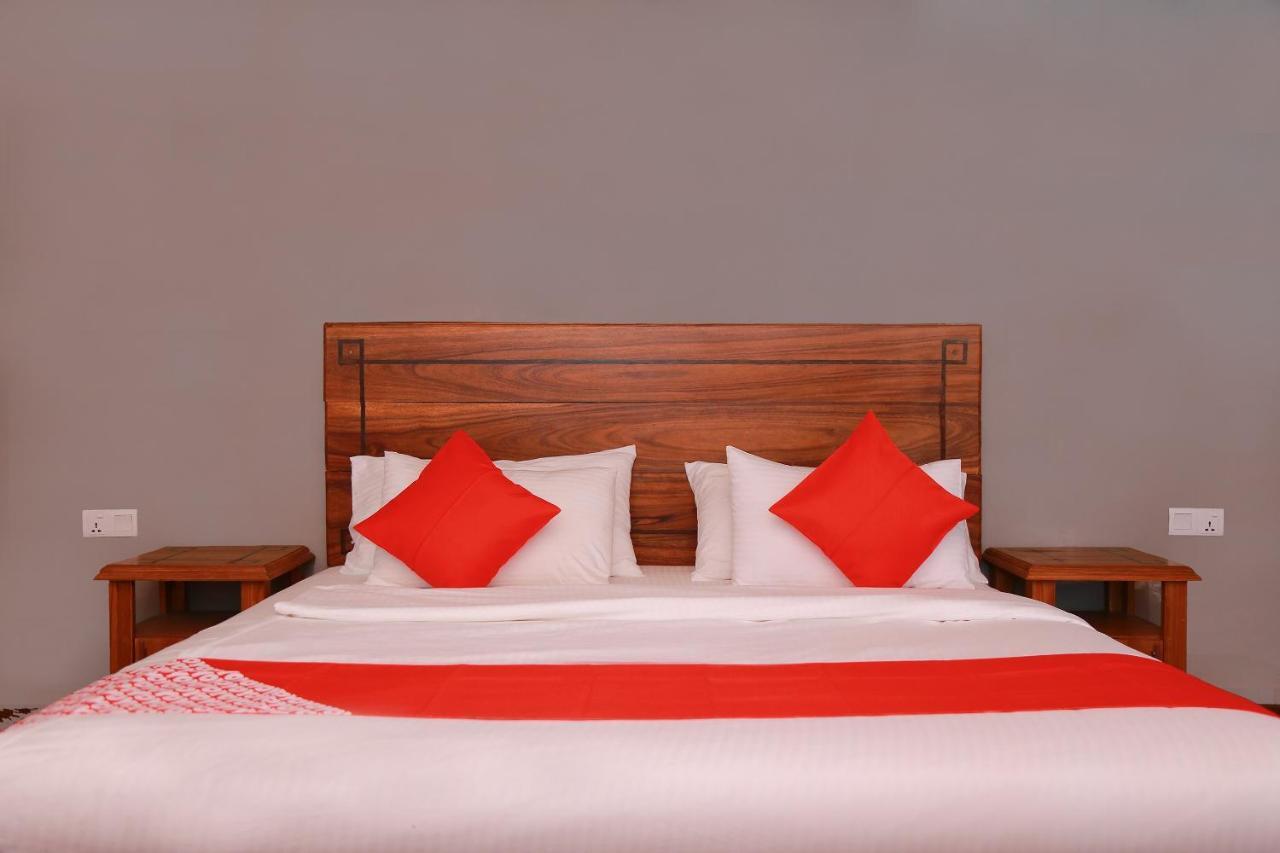 Oyo 278 Hotel Rivelka Kundasale Экстерьер фото