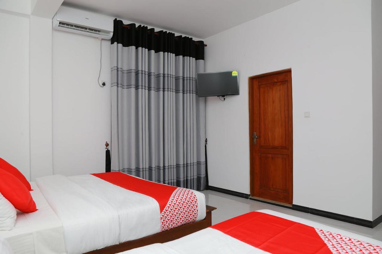 Oyo 278 Hotel Rivelka Kundasale Экстерьер фото